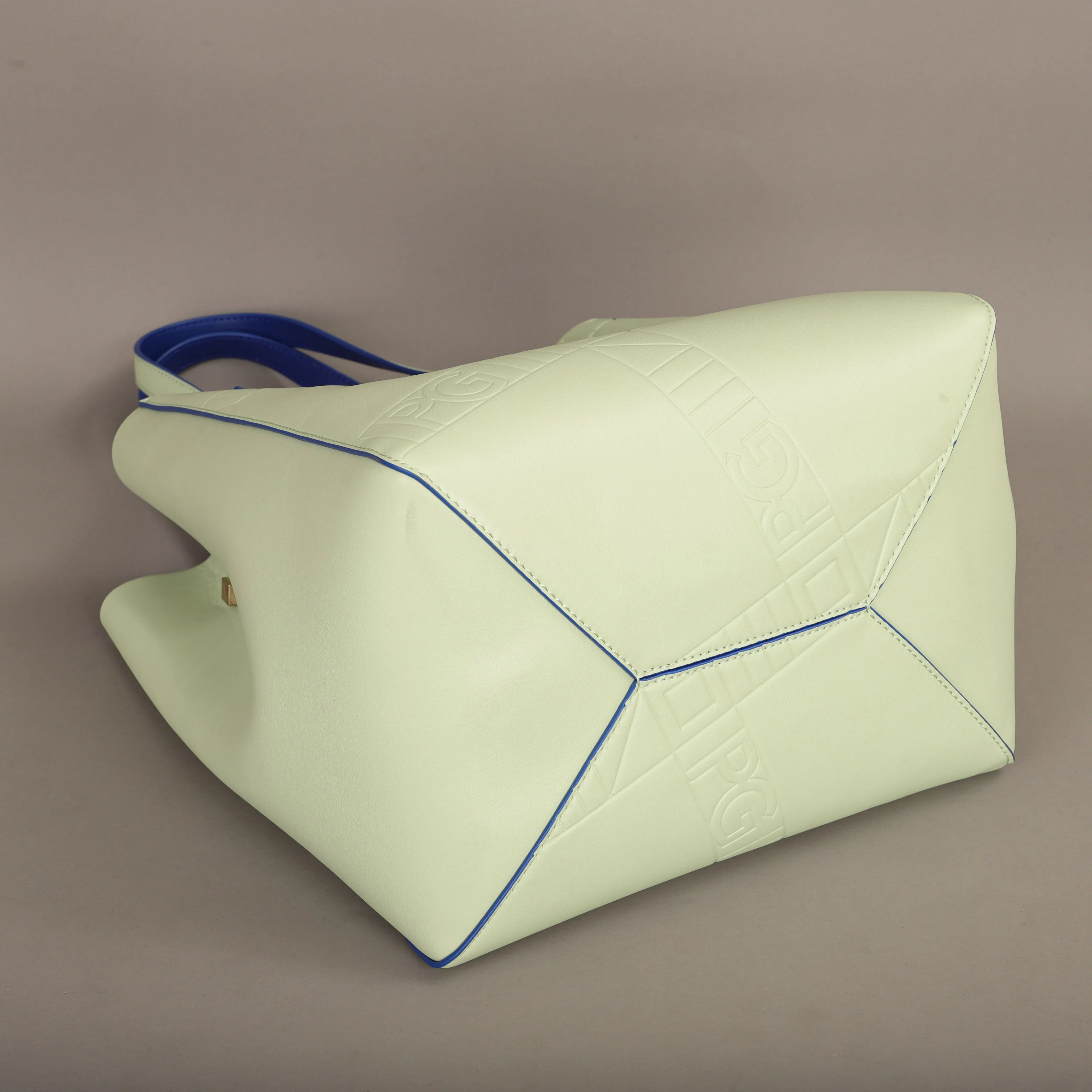 The Aria Shoulder Bag