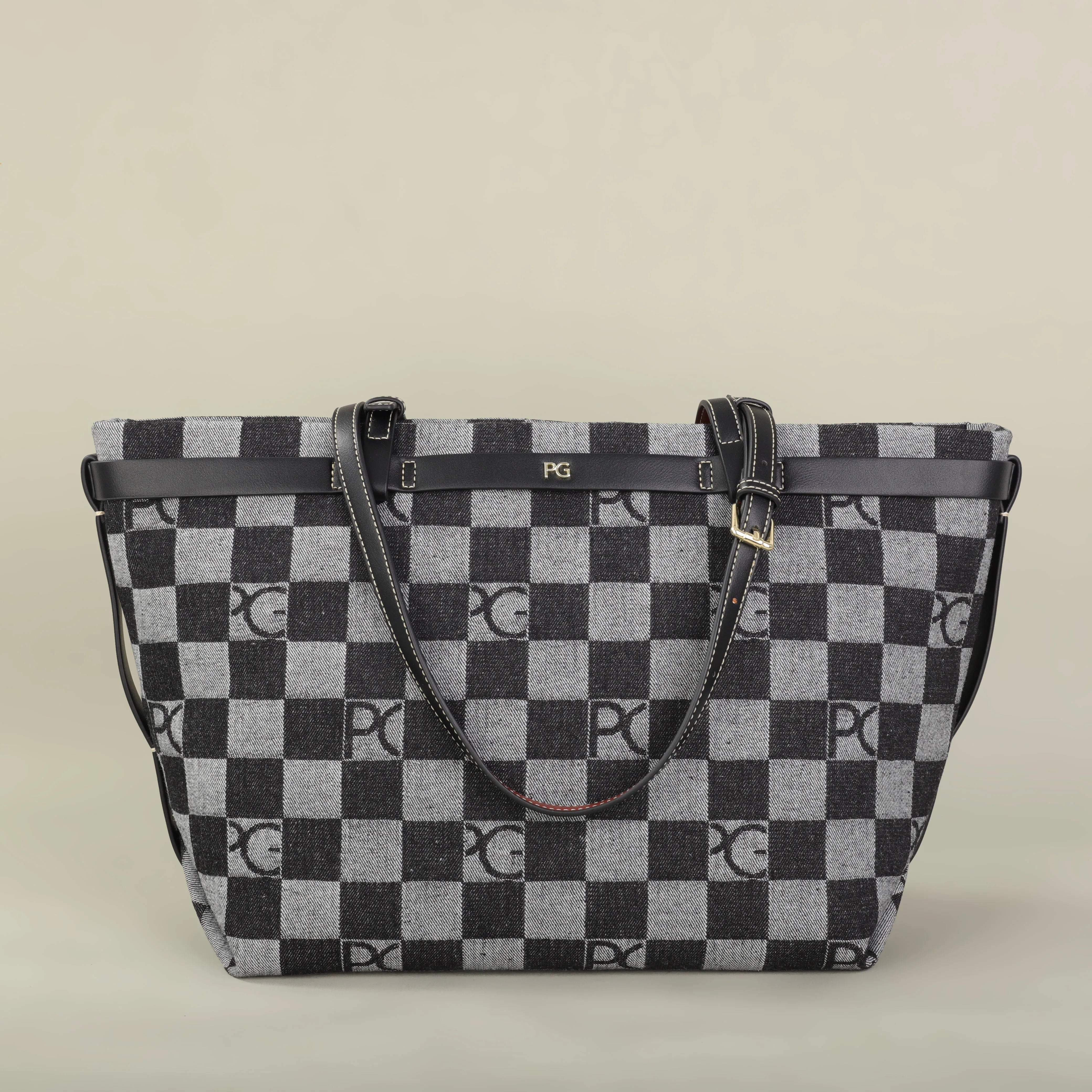 The Amara Shoulder Bag