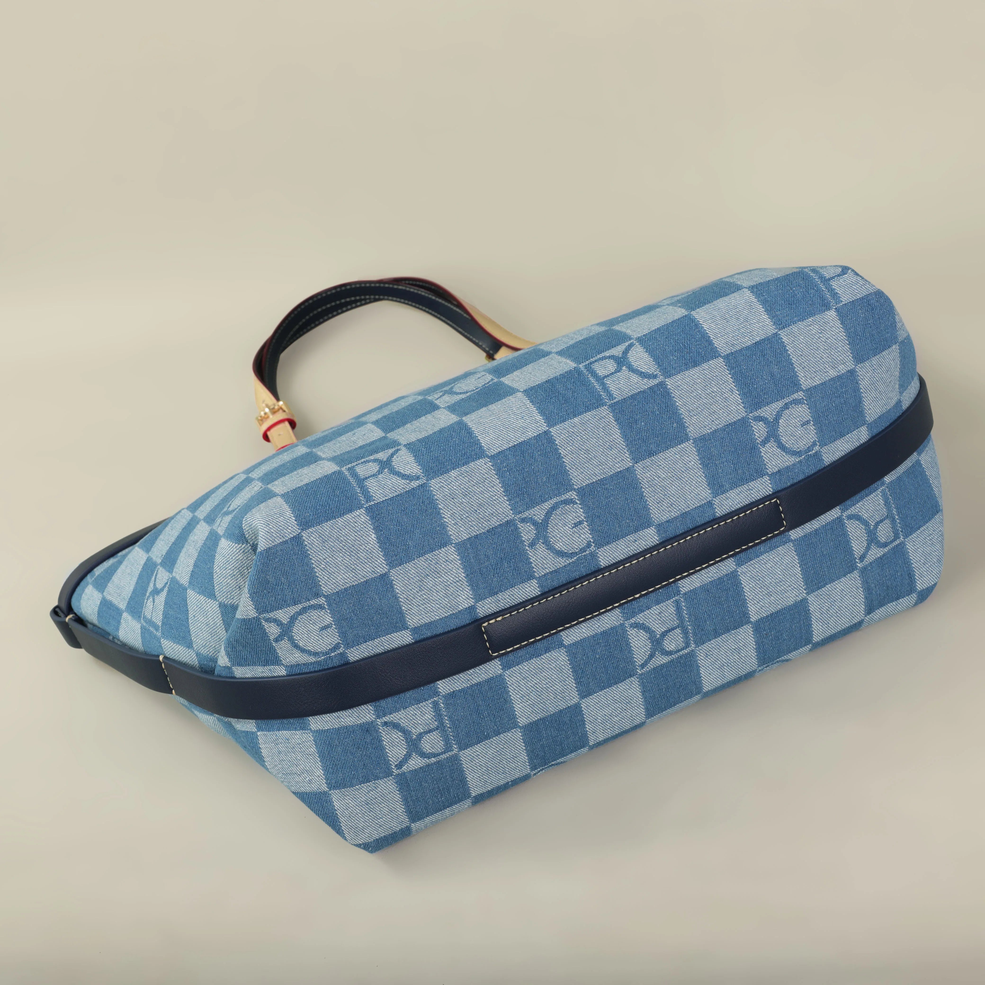 The Amara Shoulder Bag